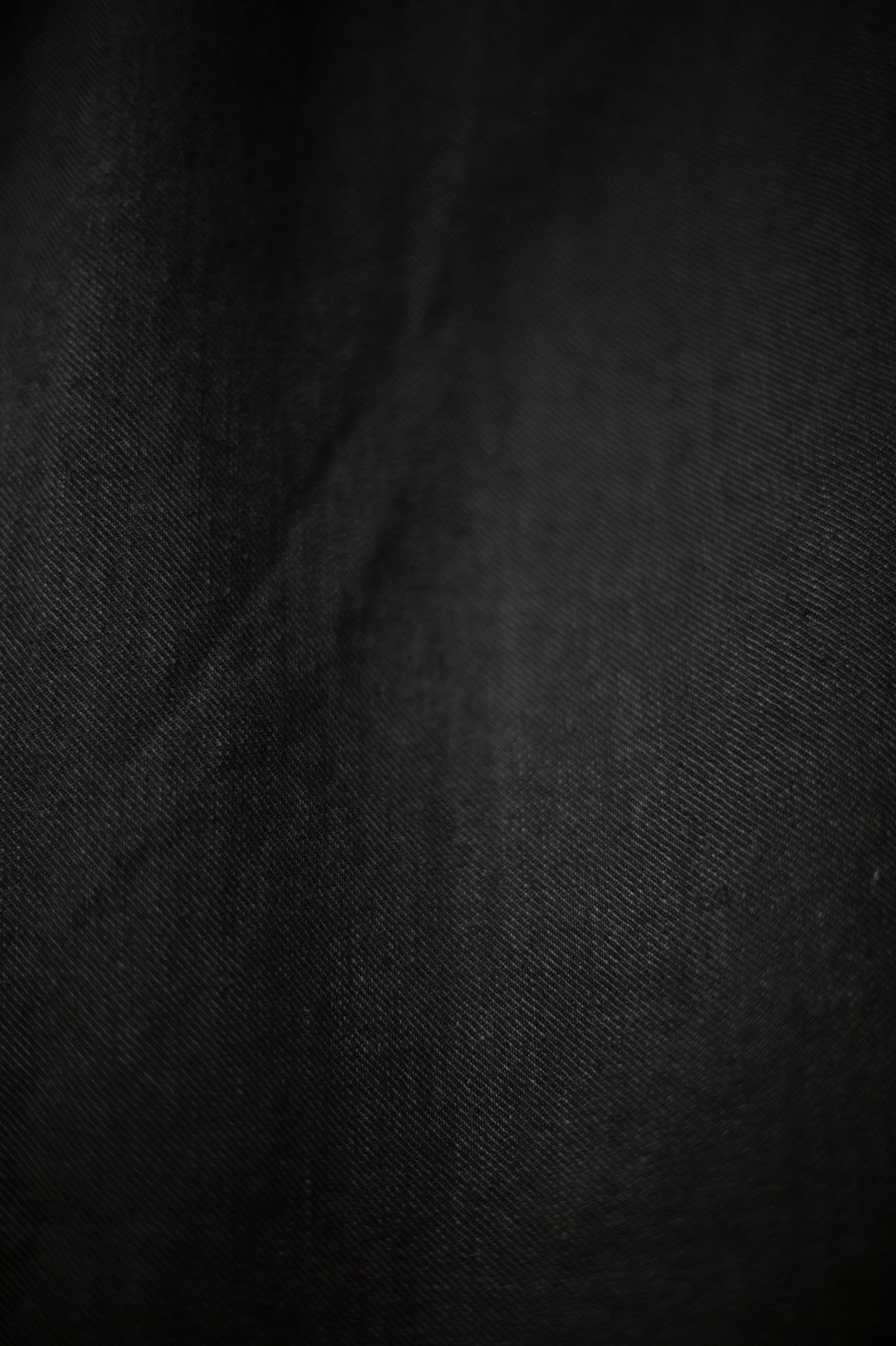 comfortable cropped pants in black twill-woven hemp