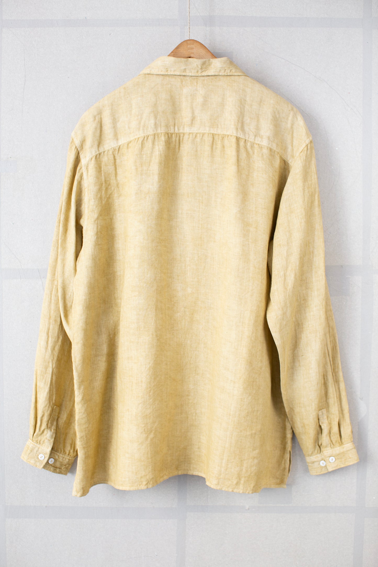 Open collar shirt in bengala yellow hemp