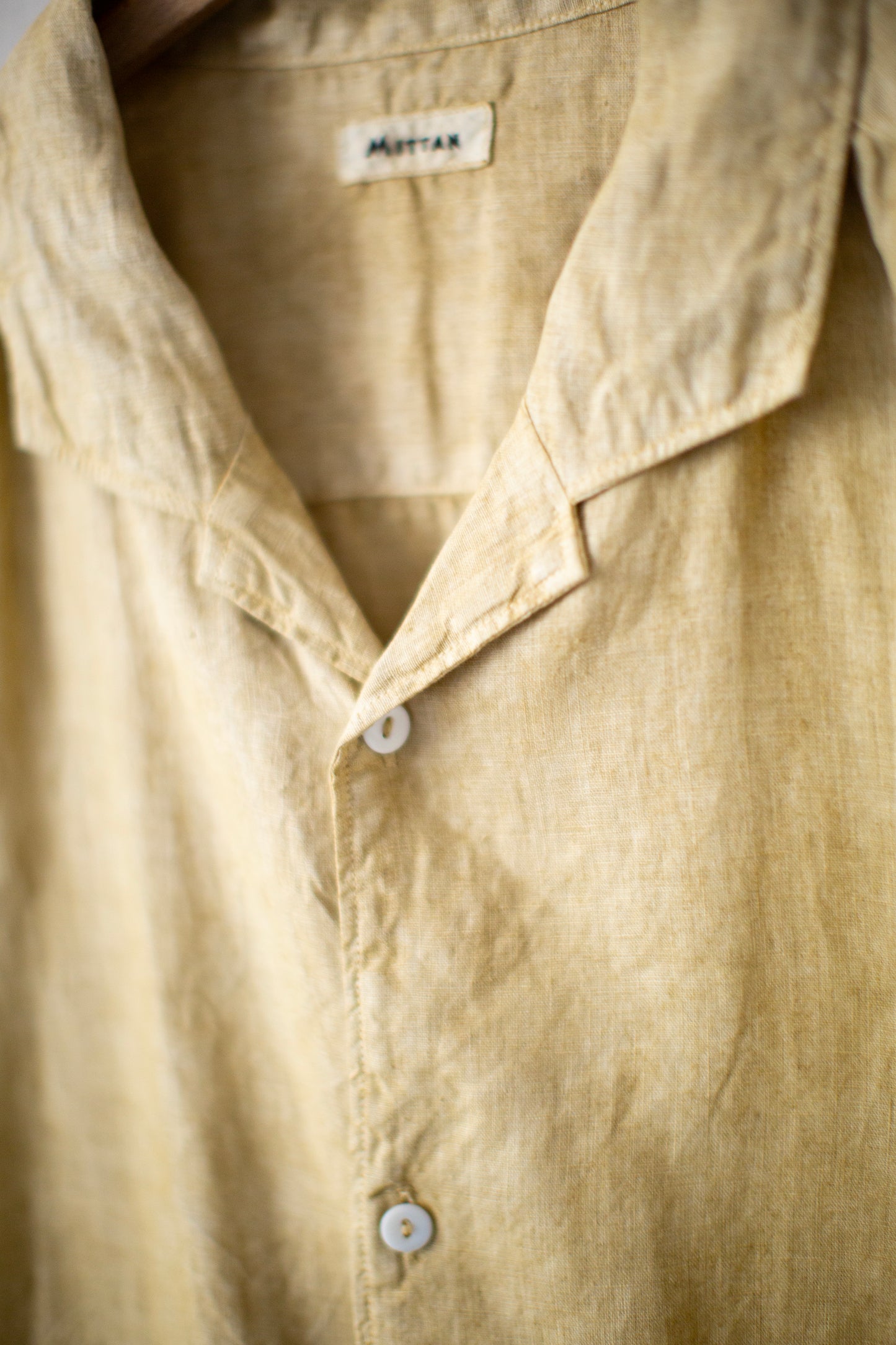 Open collar shirt in bengala yellow hemp