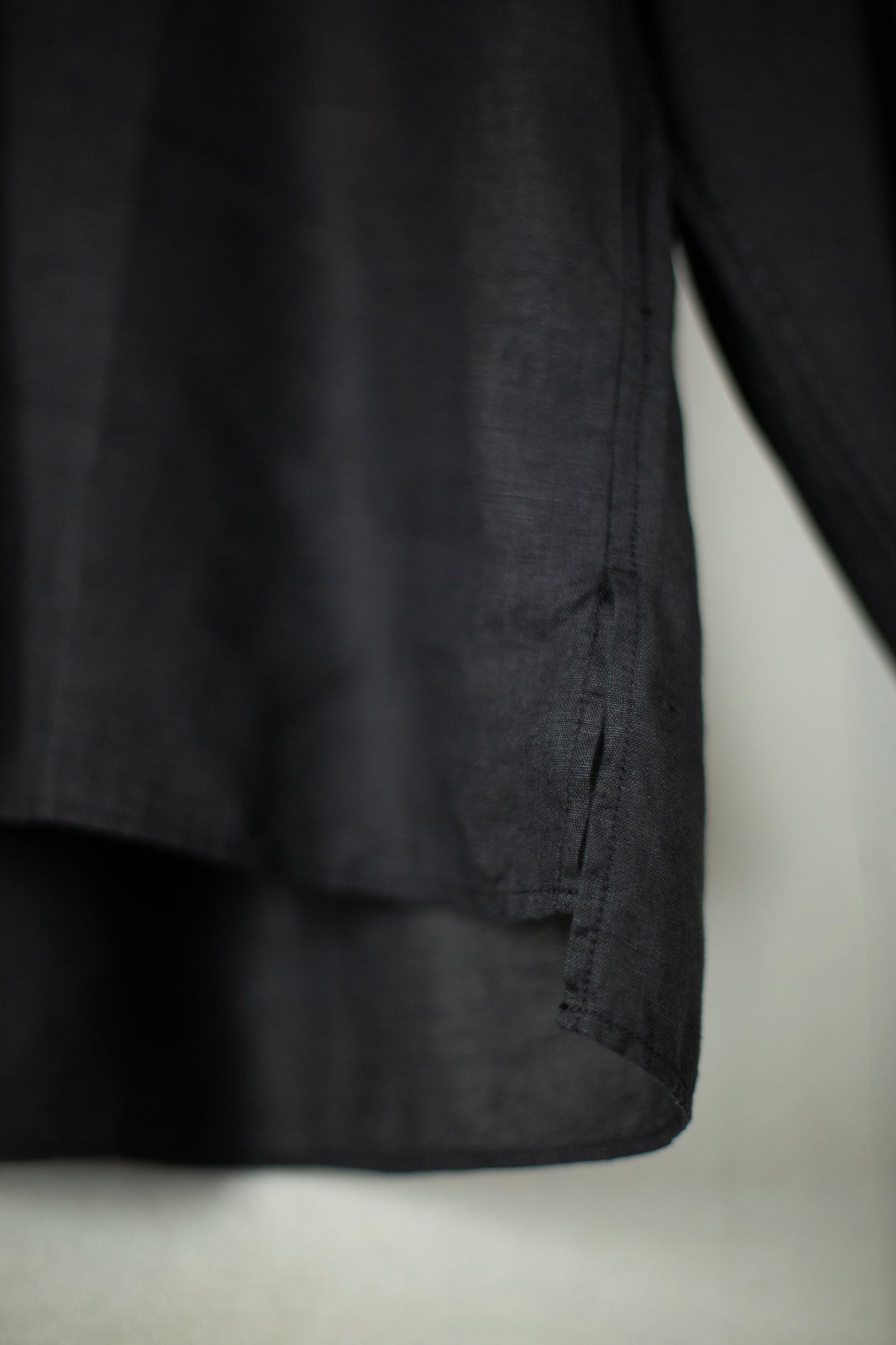 long sleeve pullover in black hemp