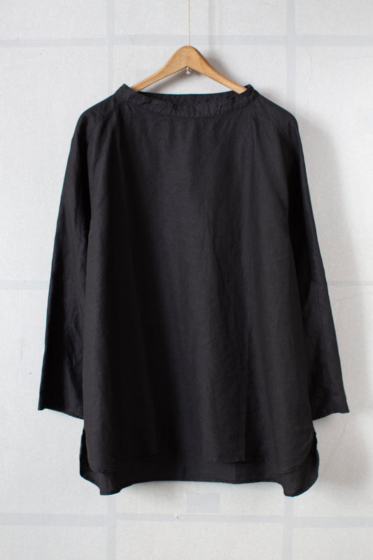 longsleeve pullover in black high density hemp