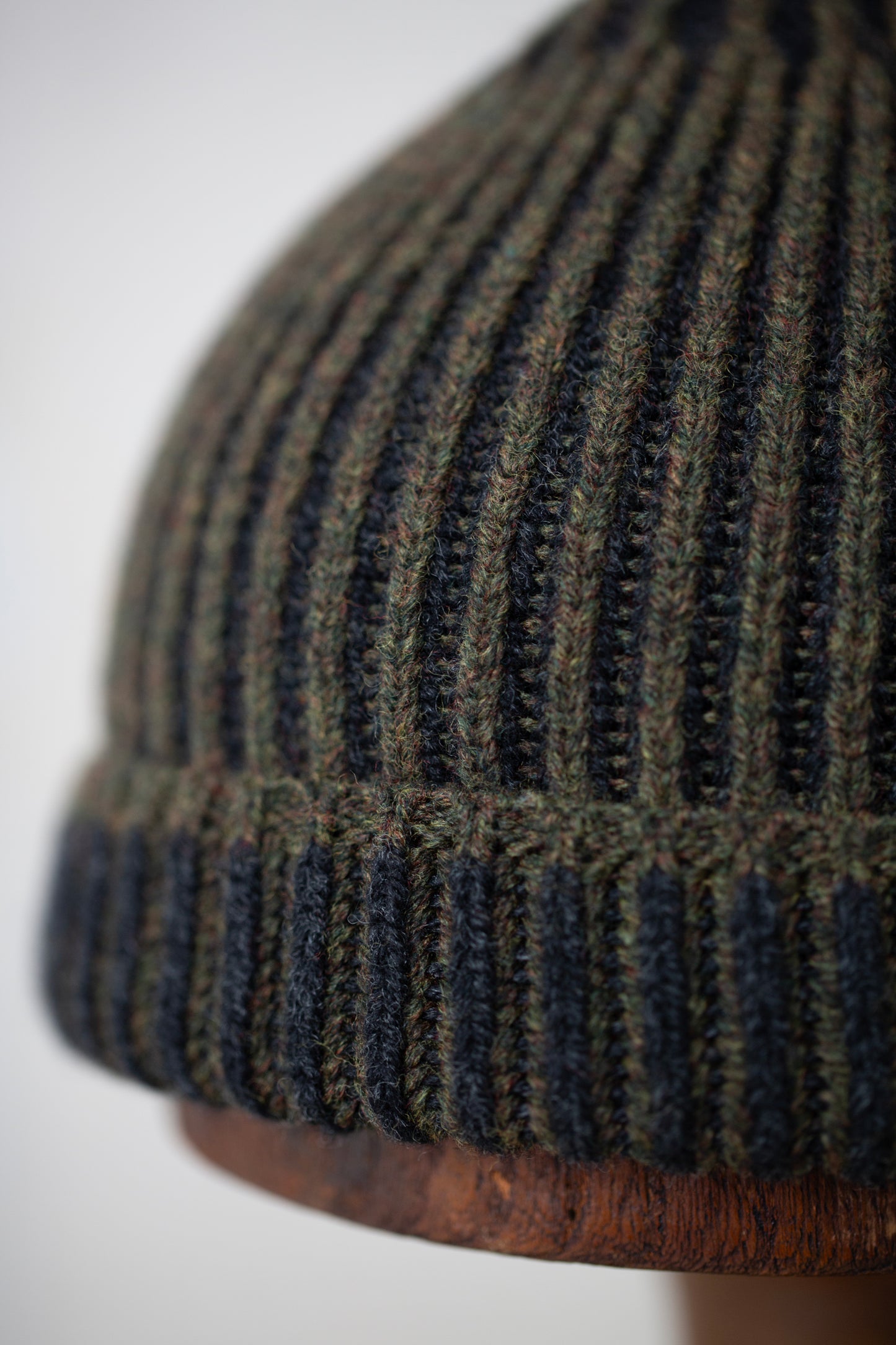 BEANIE#12 - FOREST / ANTHRACITE SUPERFINE WOOL