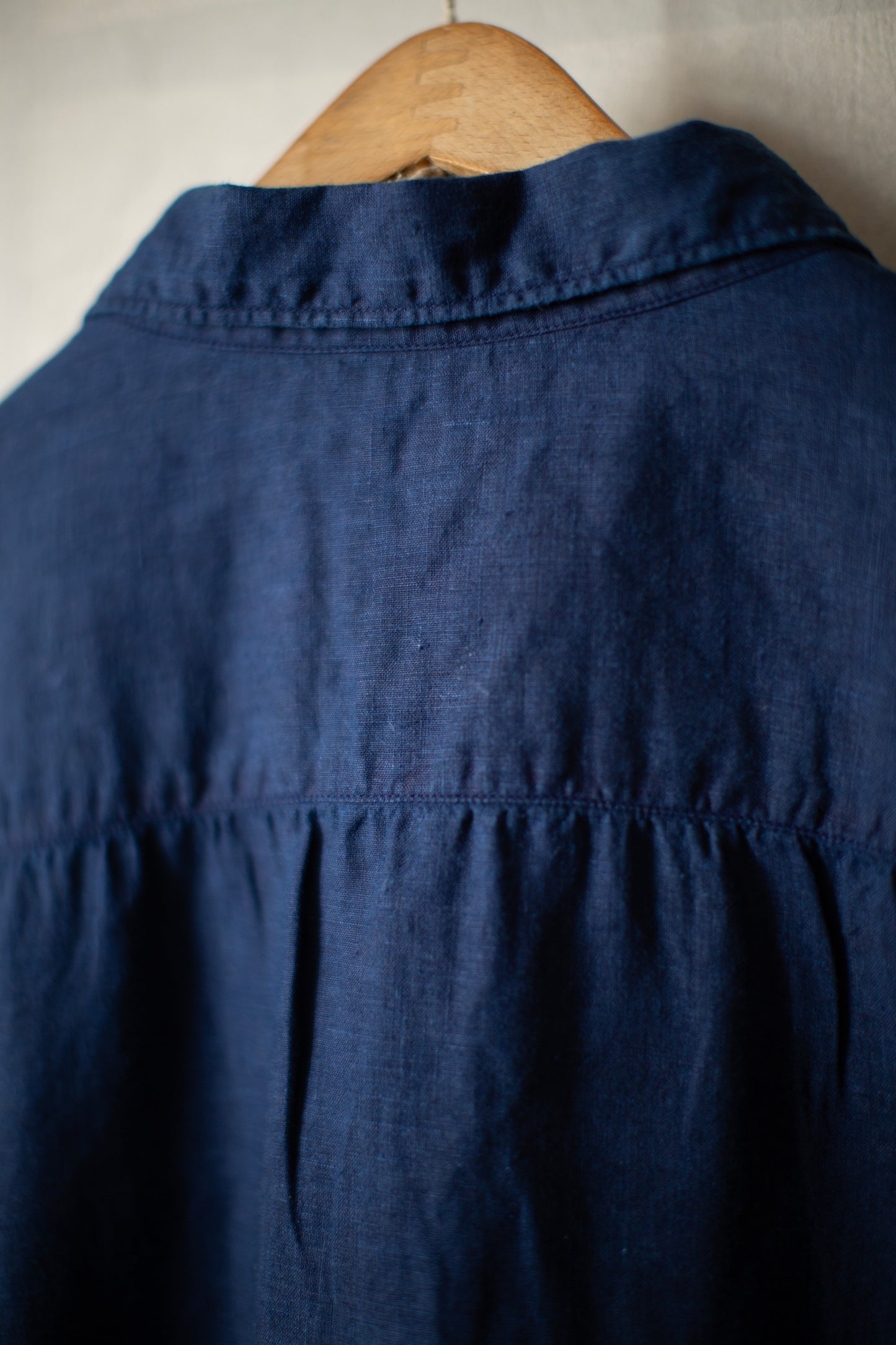 Open collar shirt in dark natural indigo hemp