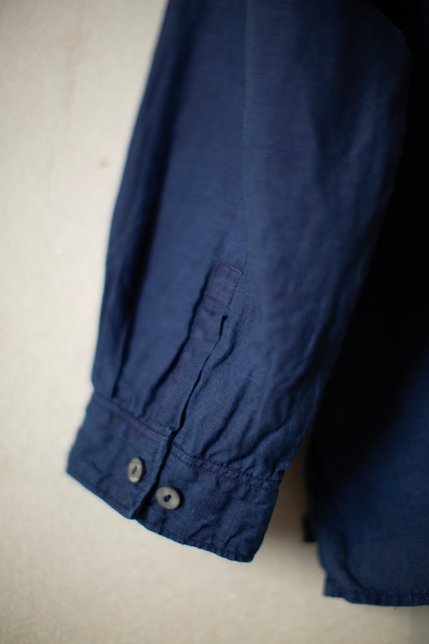 Open collar shirt in dark natural indigo hemp