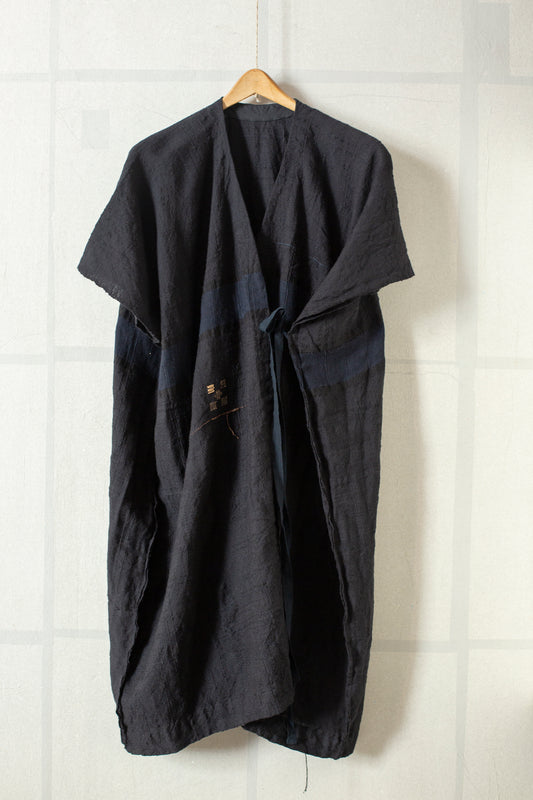 ROSE XI - a black sleeveless kimono